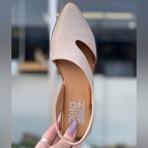 Bueno Bianca Leather Pointed Toe Slingback Flats